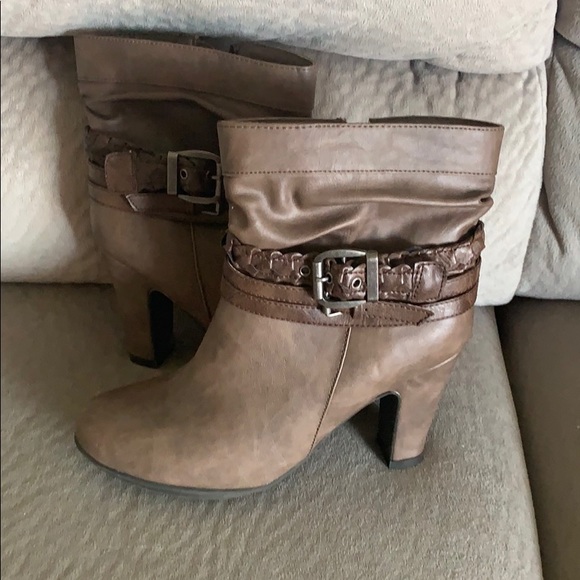 Pink & Pepper Shoes - Mocha Booties